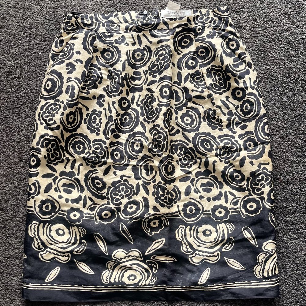 MaxMara Pura Seta B&W Vintage Floral Skirt, size 40